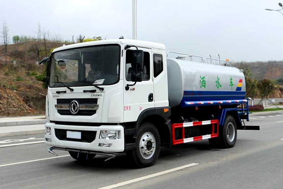 怎樣排除灑水車柴油機(jī)過早、過遲的噴油現(xiàn)象？